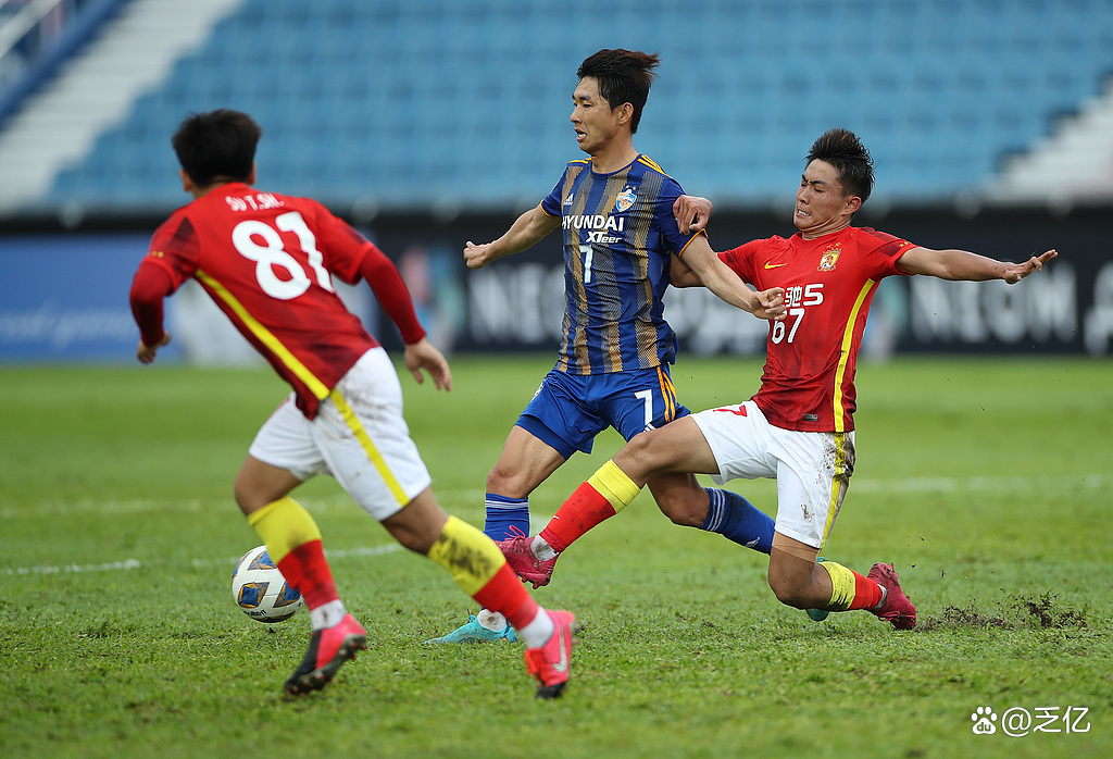 爱游戏入口-中超今晚走向成谜，广州队止住颓势，压力陡增，身体对抗强度拉满(南阳混双决赛视频回放)